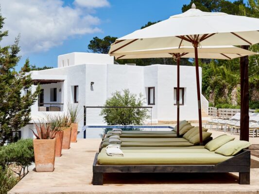 Sunloungers photo - Casa Kiva: 6 bedroom child friendly luxury villa with infinity pool in Es Cubells, Ibiza
