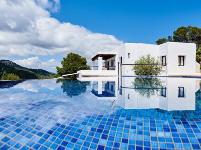 The infinity Pool photo - Casa Kiva: 6 bedroom child friendly luxury villa with infinity pool in Es Cubells, Ibiza