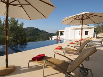6 bedroom child friendly luxury villa with infinity pool in Es Cubells, Ibiza